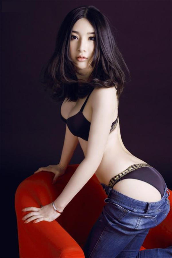 Wang Yu Mo 王羽墨 Wang Yu Mo 王羽墨