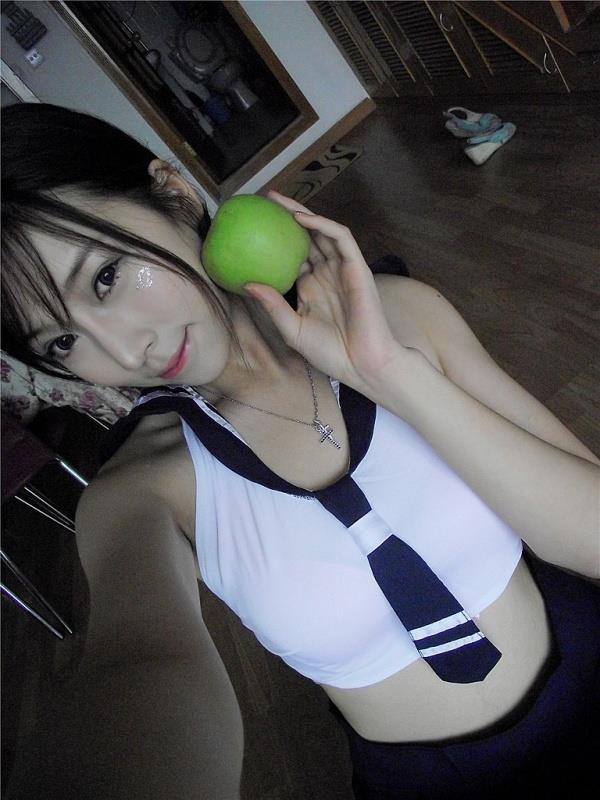 Tong XiaoXin 童小芯