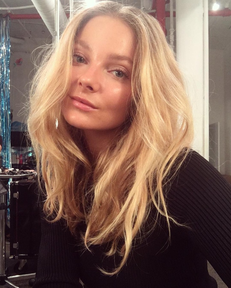 Eniko Mihalik Eniko Mihalik