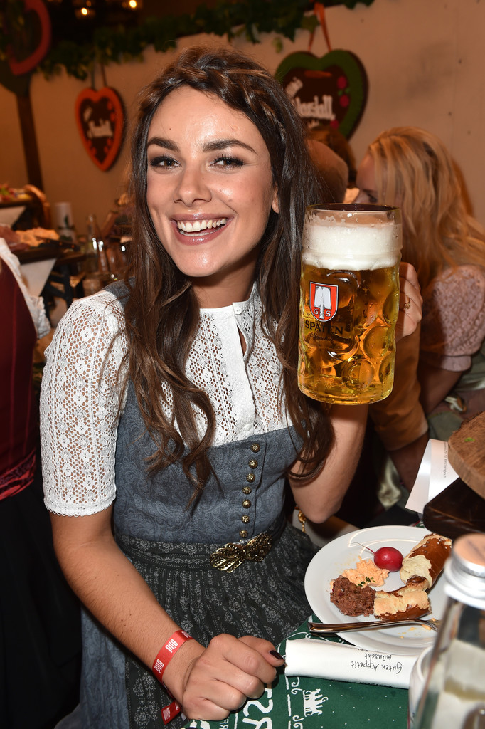 Janina Uhse Janina Uhse