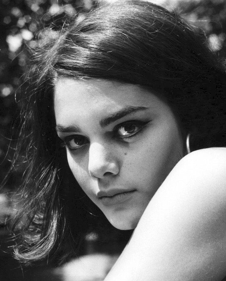 Tina Aumont Tina Aumont