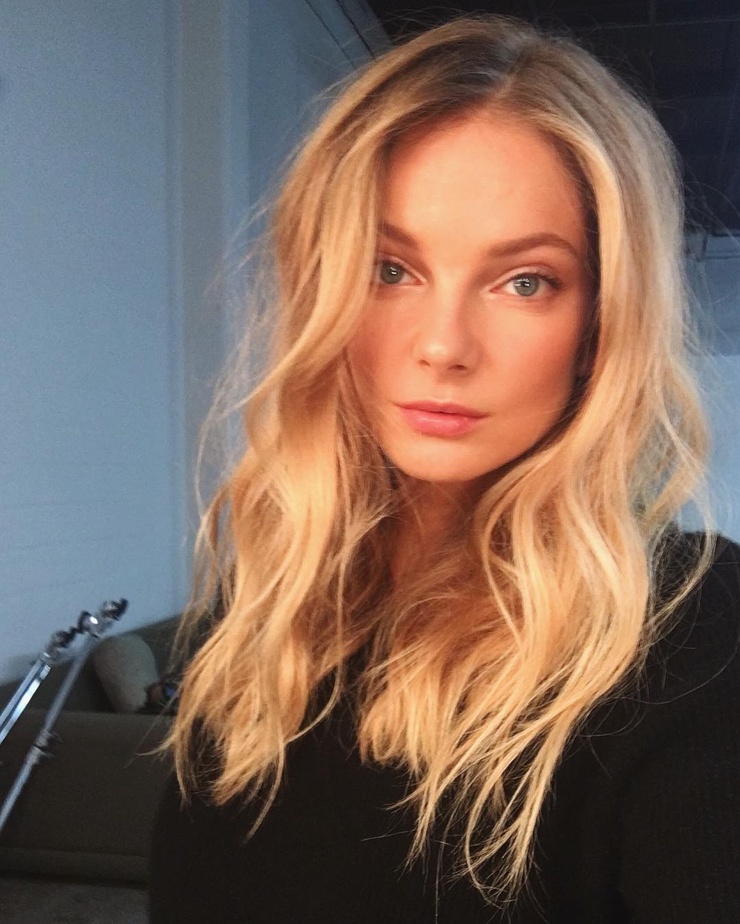 Eniko Mihalik Eniko Mihalik