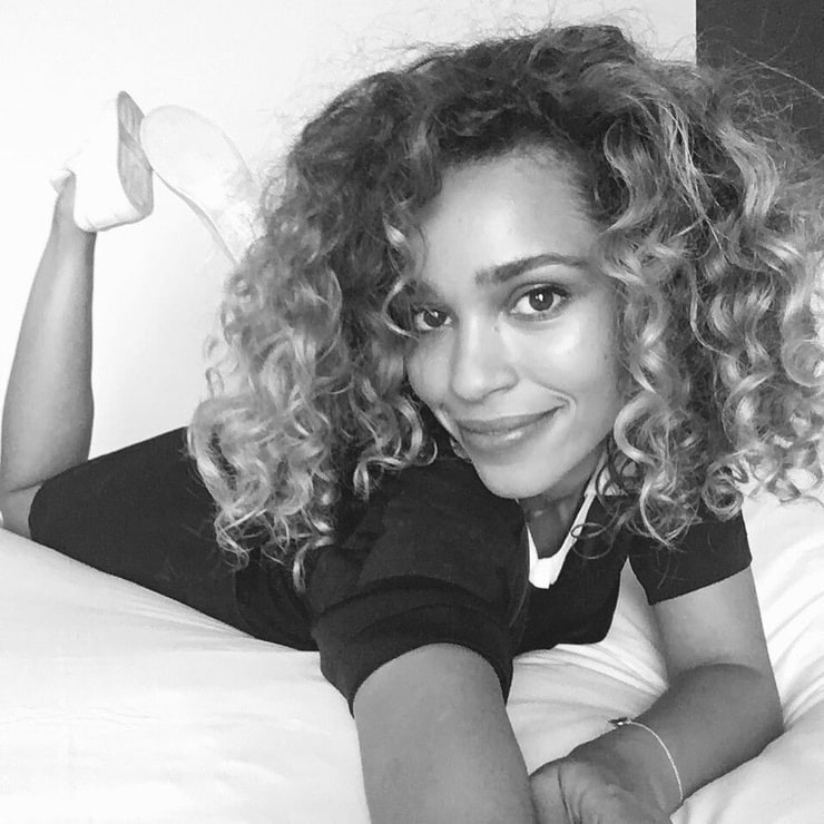 Izzy Bizu