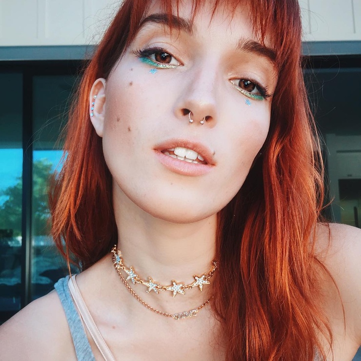 Dani Thorne image