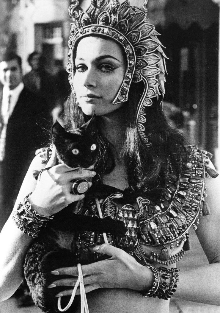 Valerie Leon