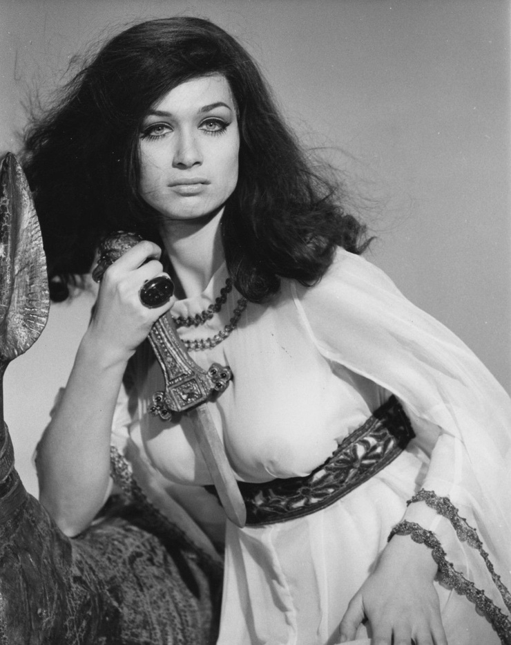 Valerie Leon