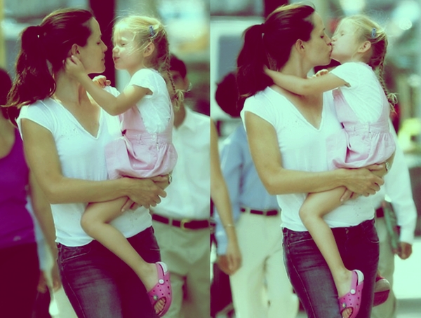 Violet Affleck