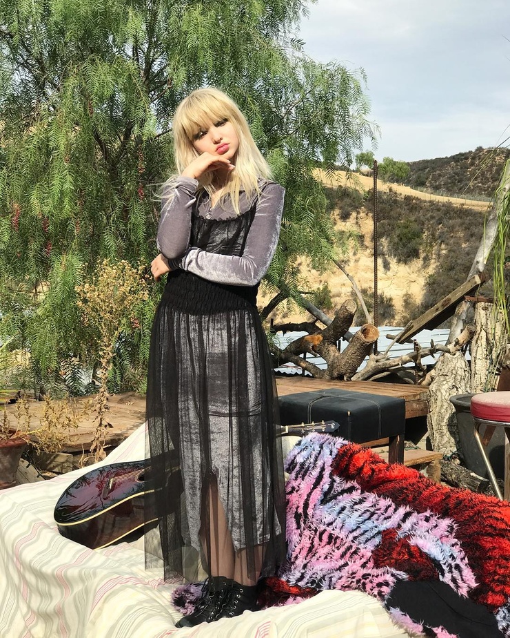 Dove Cameron