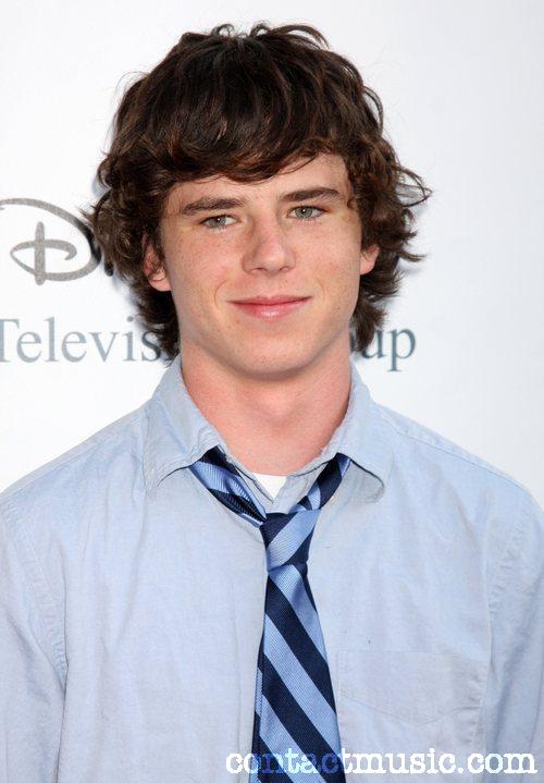 Charlie McDermott