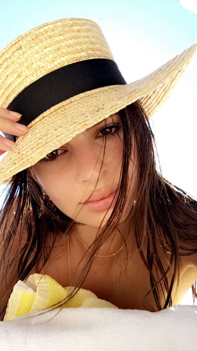 Emily Ratajkowski Emily Ratajkowski