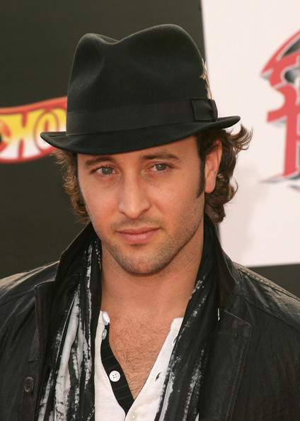 Alex O'Loughlin Alex O'Loughlin