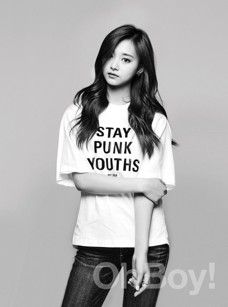 Chou Tzu-yu (Tzuyu) Chou Tzu-yu (Tzuyu)
