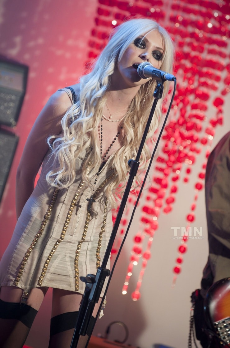 Taylor Momsen picture