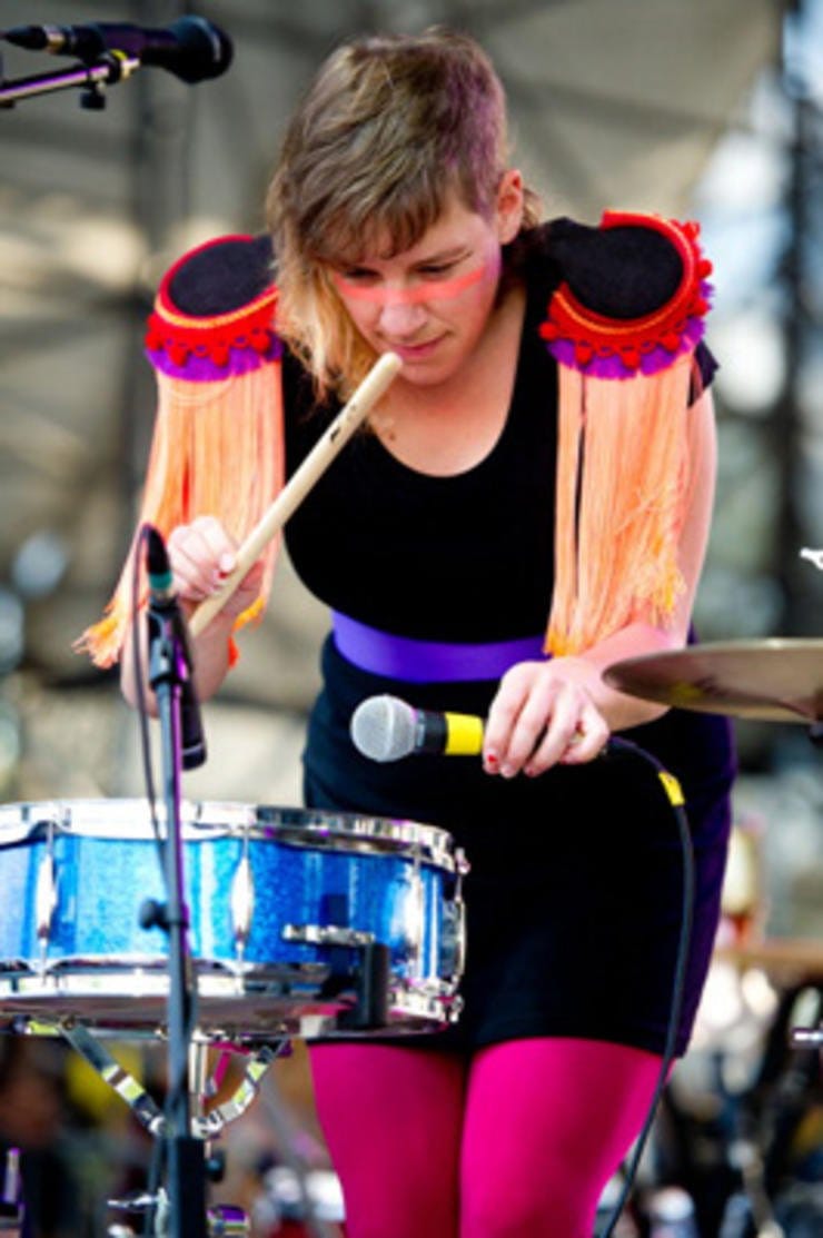 tUnE-yArDs