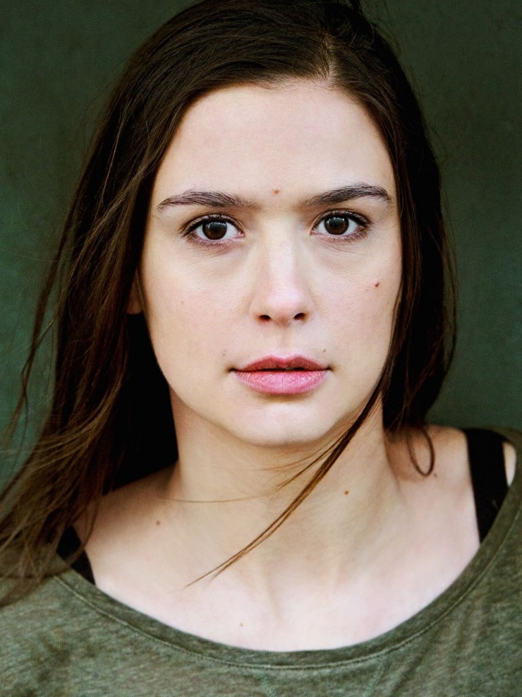 Aline Adam Aline Adam