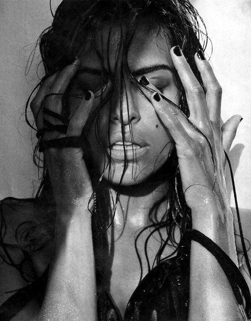 Eva O. Mendes