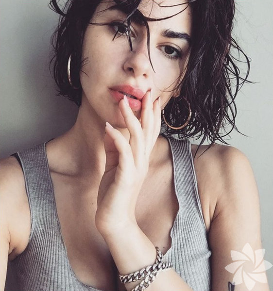 Nesrin Cevadzade Nesrin Cevadzade