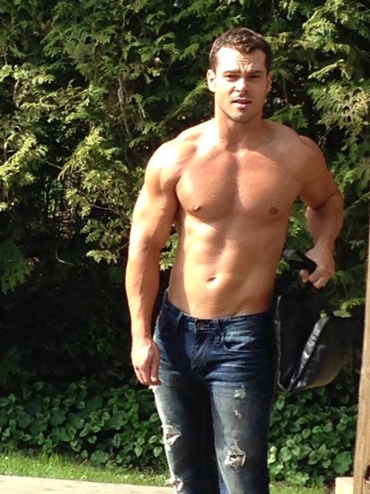 Next photo of Shawn Roberts