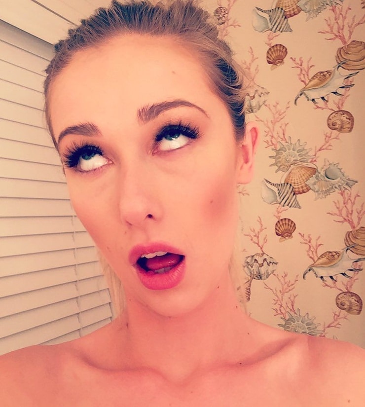 Noelle Foley Noelle Foley