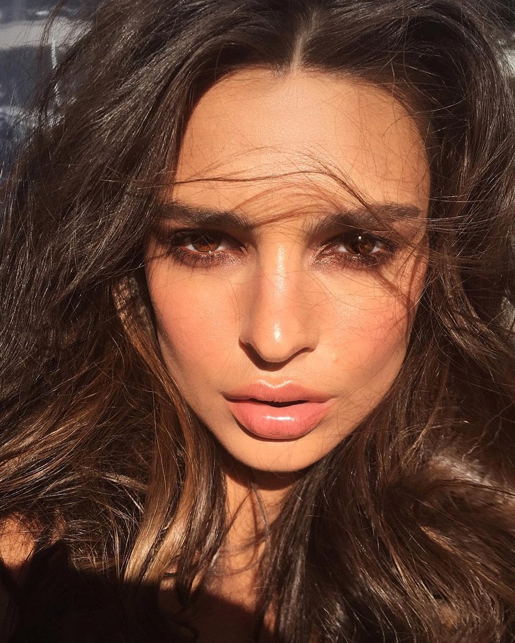 Emily Ratajkowski