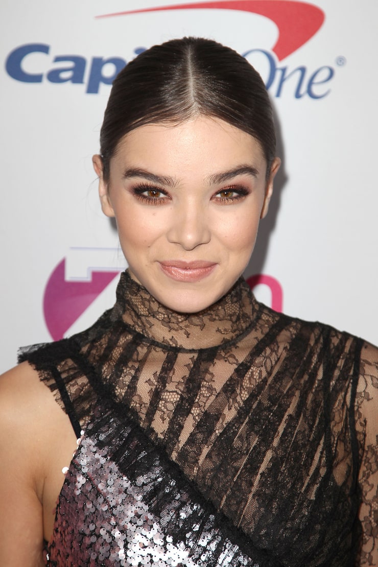 Hailee Steinfeld Image