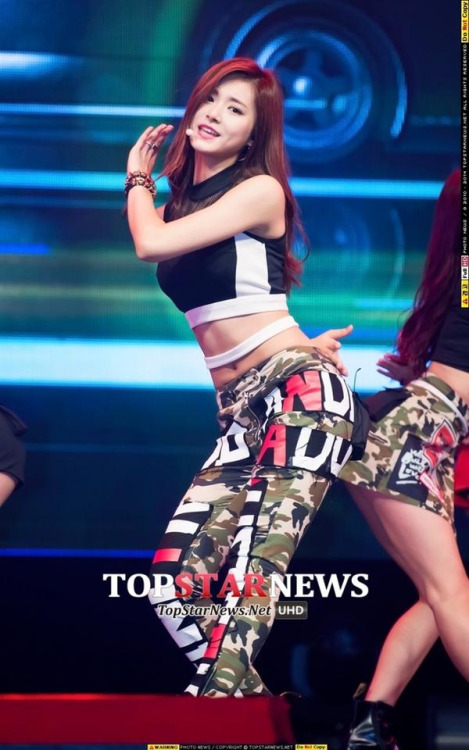 Chou Tzu-yu (Tzuyu) Chou Tzu-yu (Tzuyu)
