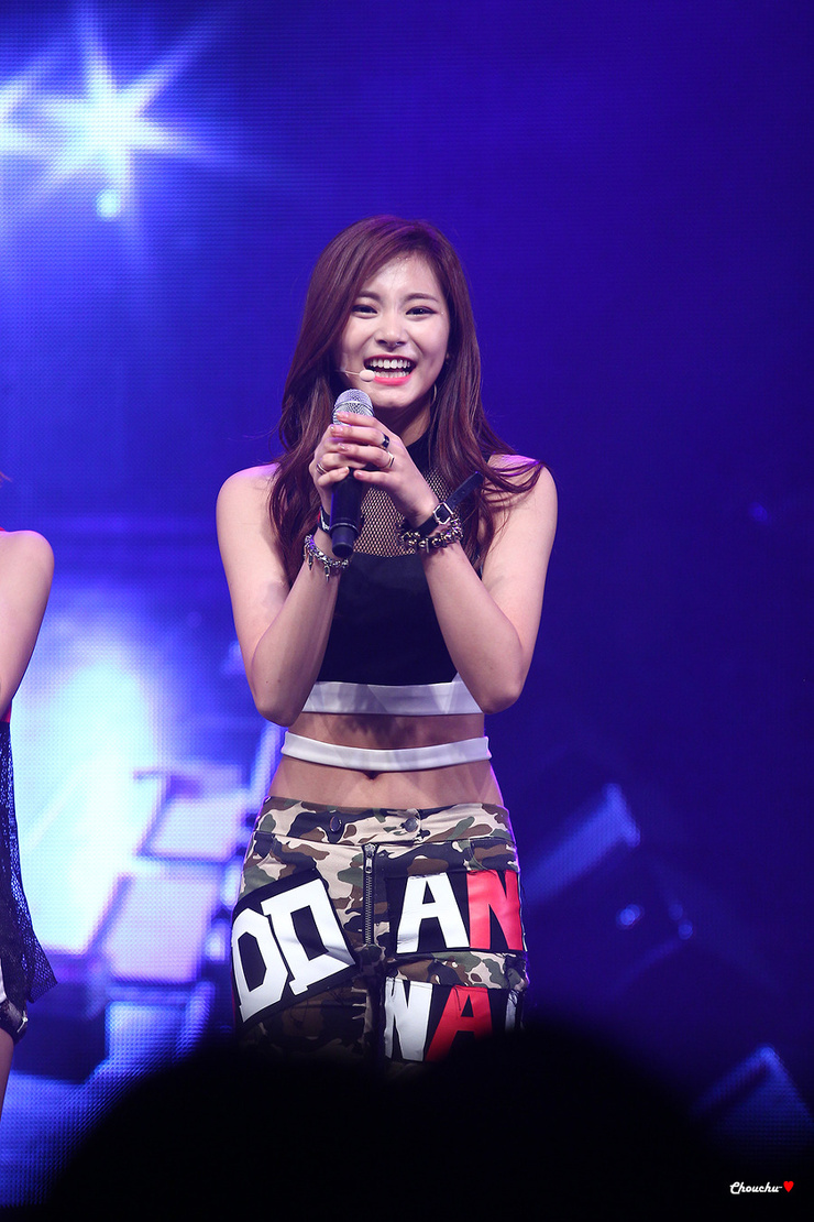 Chou Tzu-yu (Tzuyu) Chou Tzu-yu (Tzuyu)