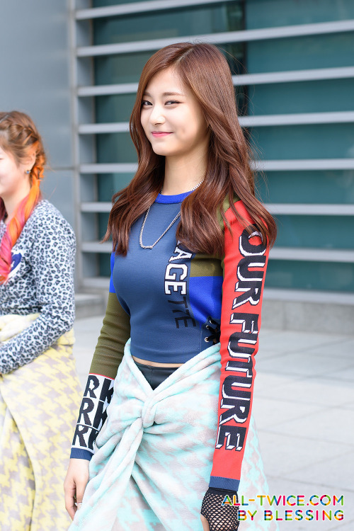 Chou Tzu-yu (Tzuyu) Chou Tzu-yu (Tzuyu)