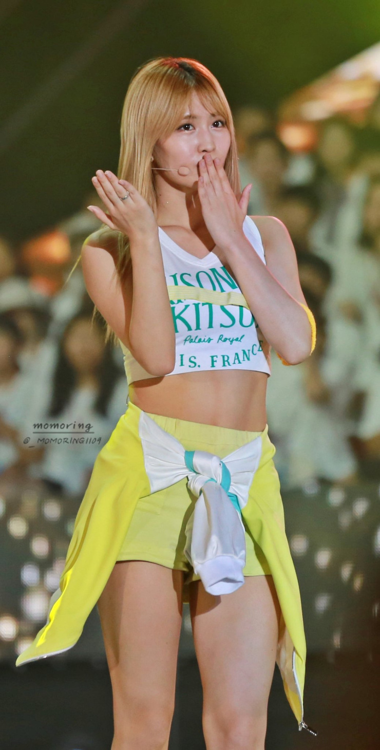 Hirai Momo
