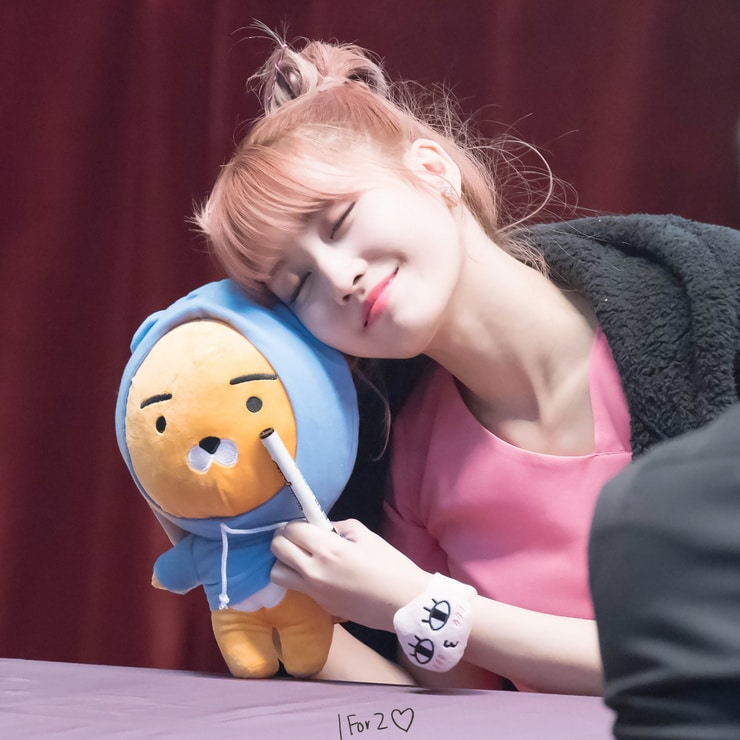 Hirai Momo