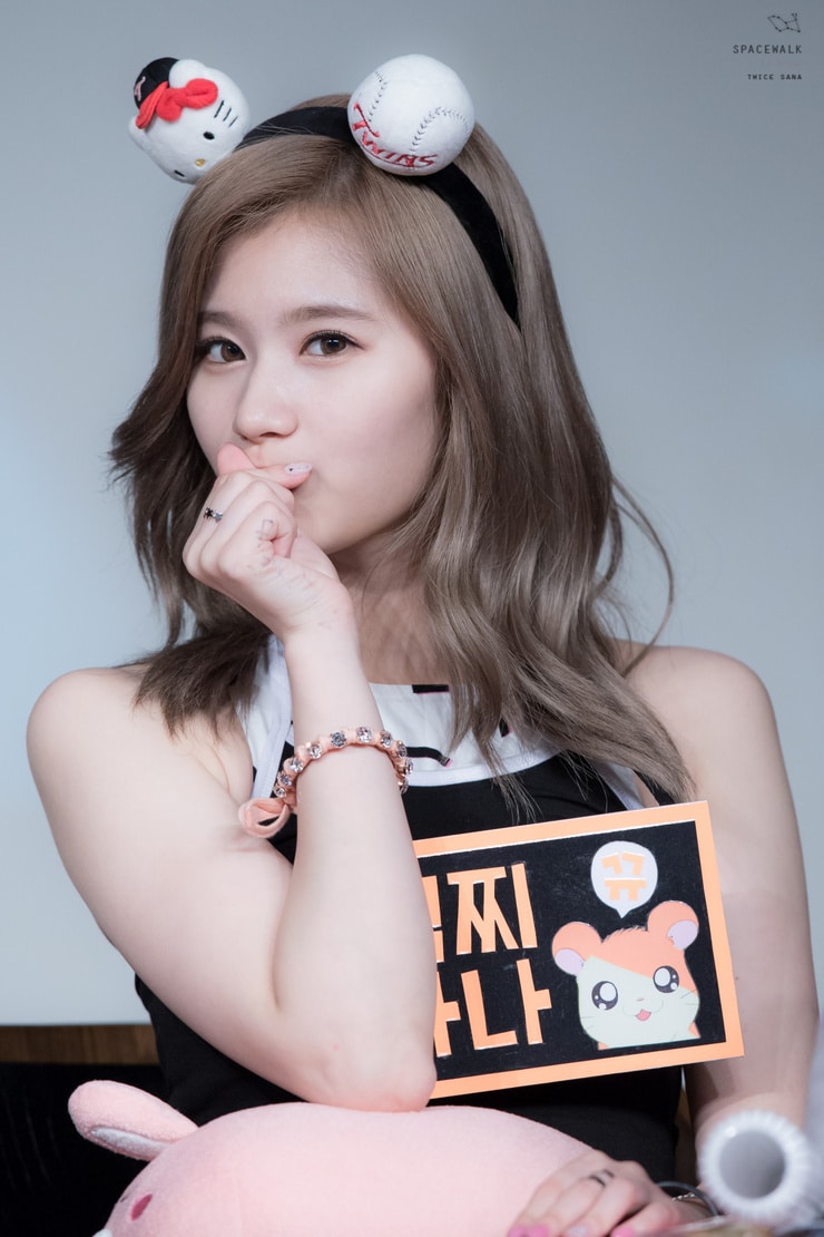 Picture Of Minatozaki Sana