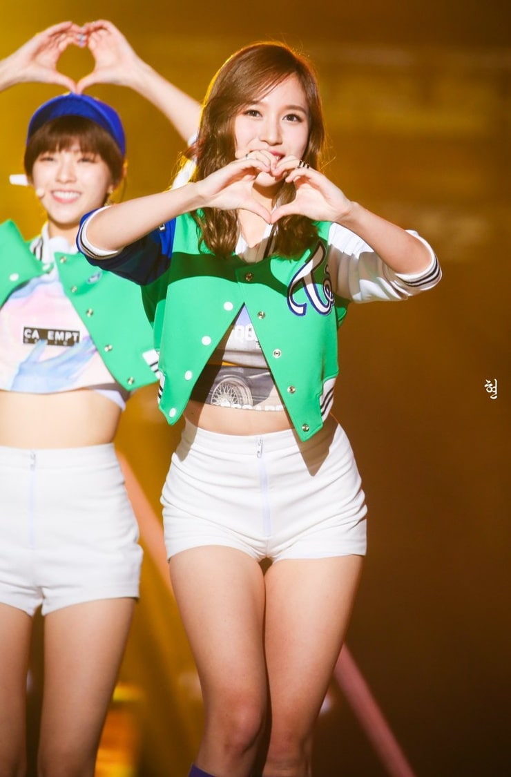 Myoui Mina