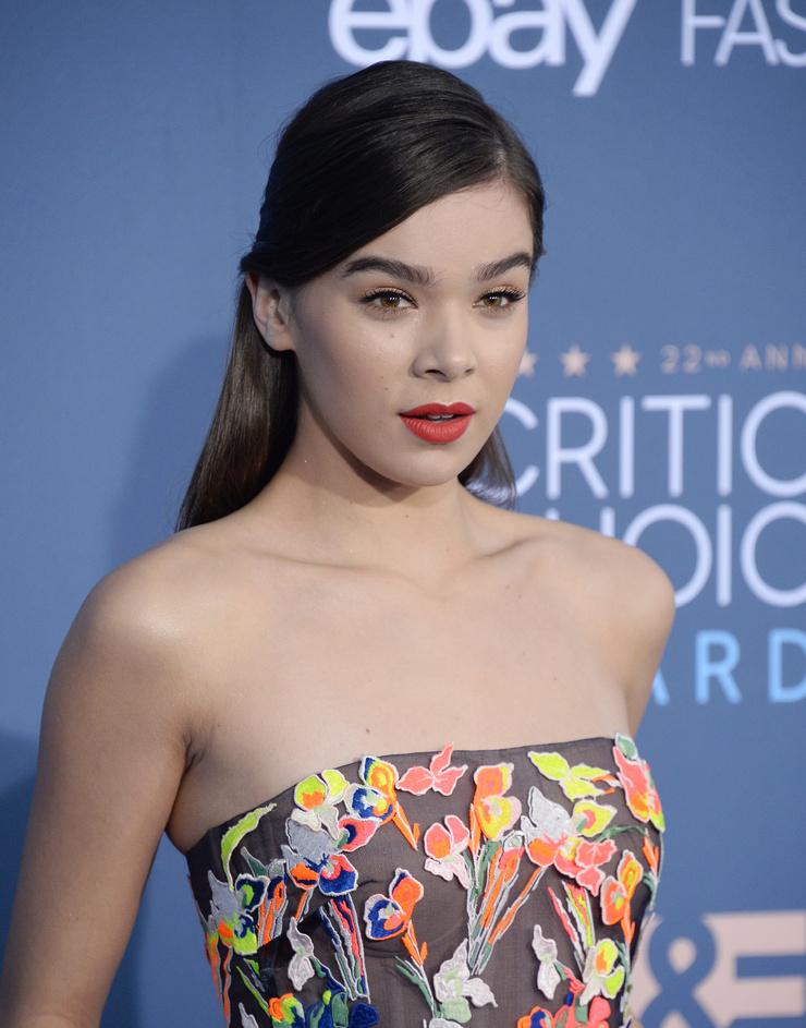 Hailee Steinfeld Hailee Steinfeld