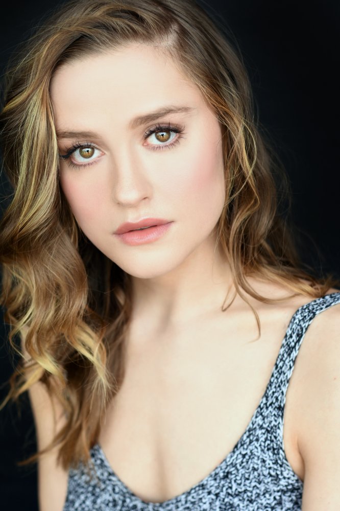 Stephanie Van Dyck Stephanie Van Dyck