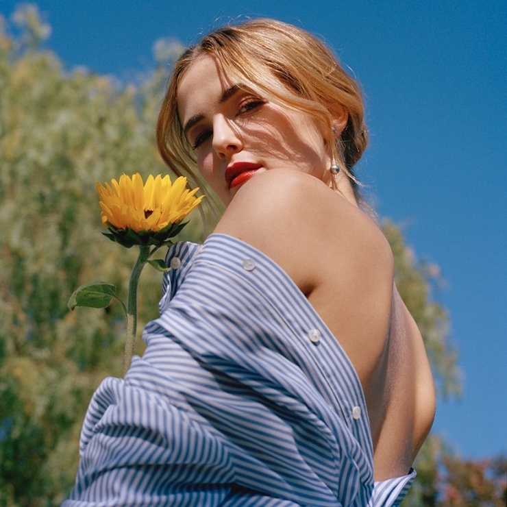 Zoey Deutch