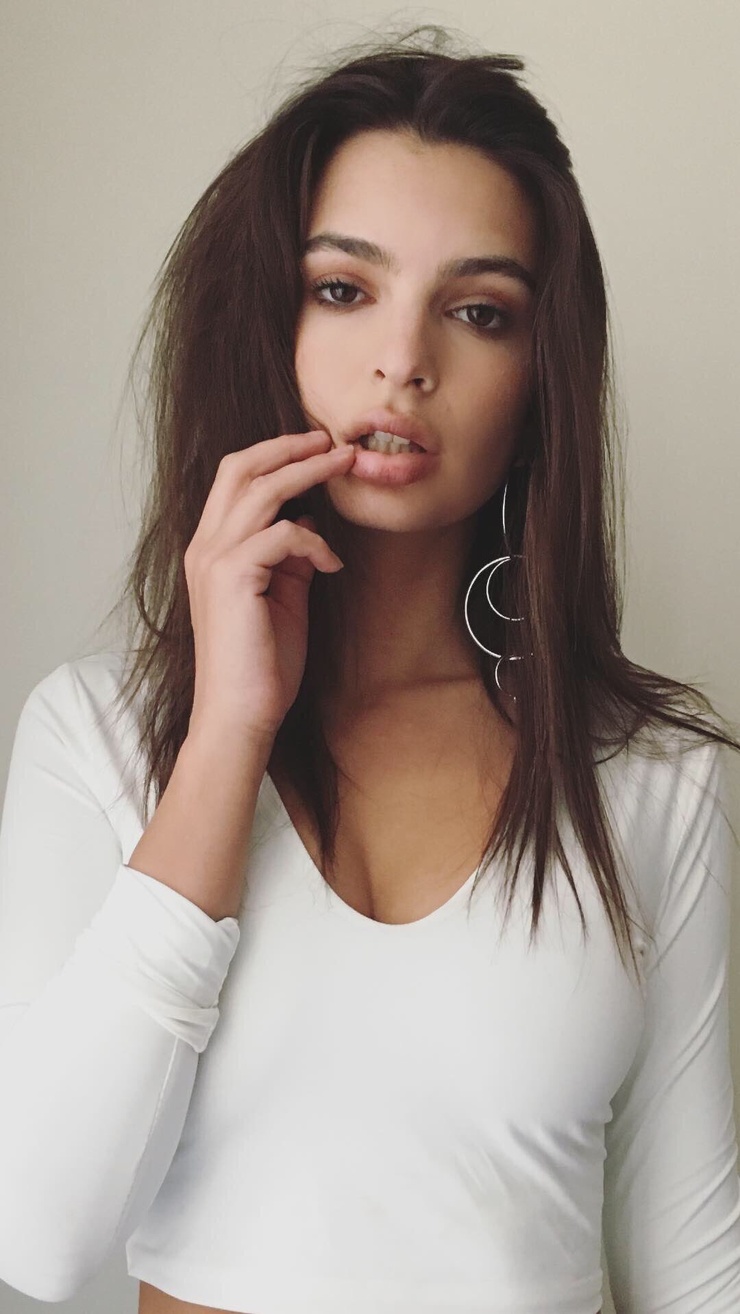 Emily Ratajkowski Emily Ratajkowski