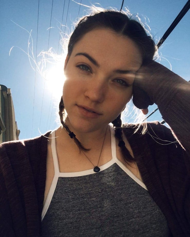 Violett Beane