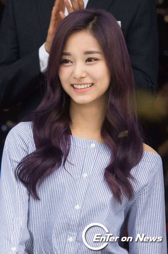 Chou Tzu-yu (Tzuyu) Chou Tzu-yu (Tzuyu)