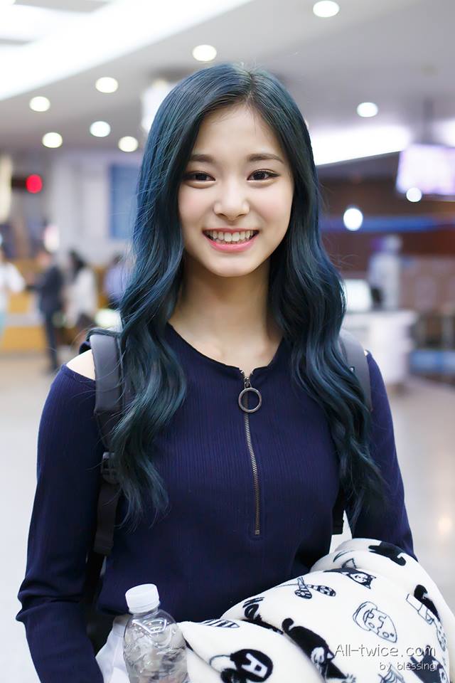 Chou Tzu-yu (Tzuyu) Chou Tzu-yu (Tzuyu)