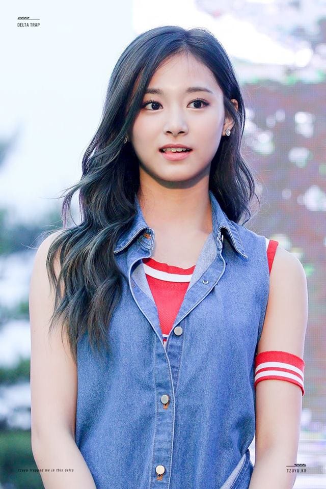 Chou Tzu-yu (Tzuyu) Chou Tzu-yu (Tzuyu)