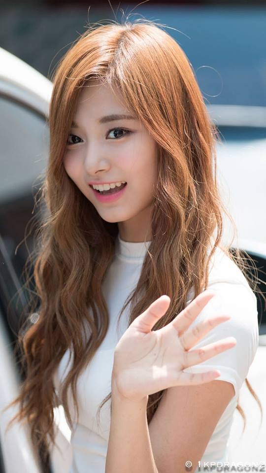 Chou Tzu-yu (Tzuyu) Chou Tzu-yu (Tzuyu)
