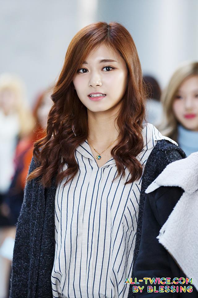 Chou Tzu-yu (Tzuyu) Chou Tzu-yu (Tzuyu)