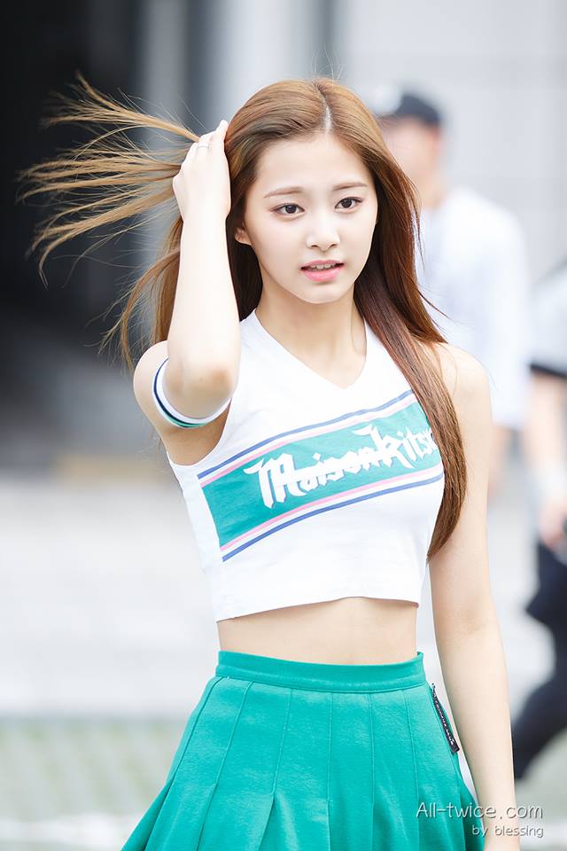 Chou Tzu-yu (Tzuyu) Chou Tzu-yu (Tzuyu)