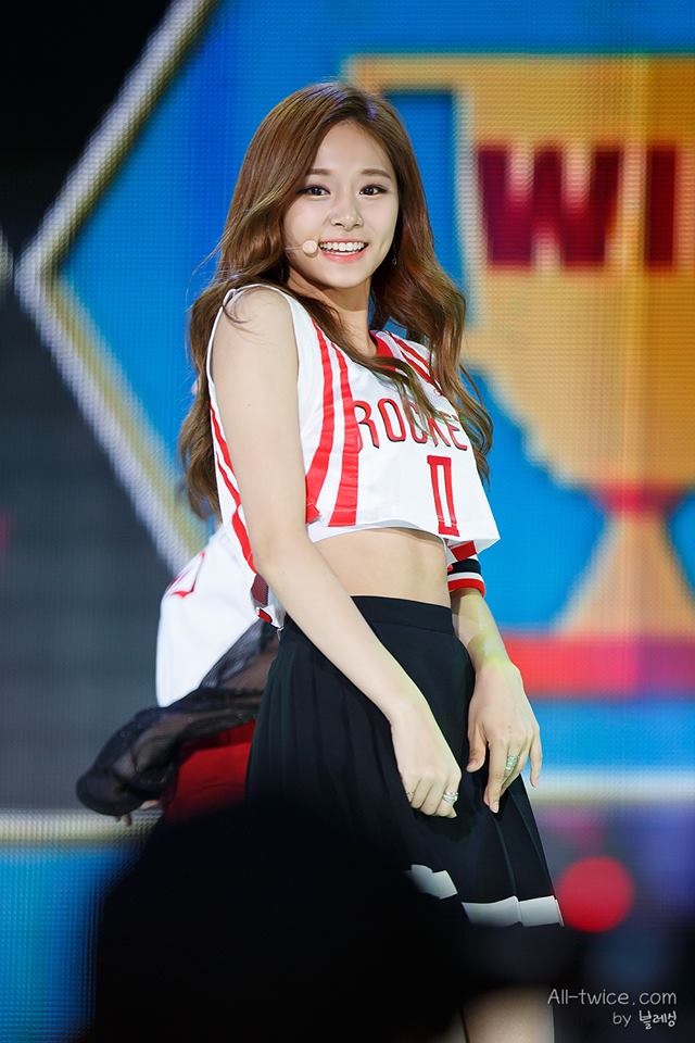 Chou Tzu-yu (Tzuyu) Chou Tzu-yu (Tzuyu)