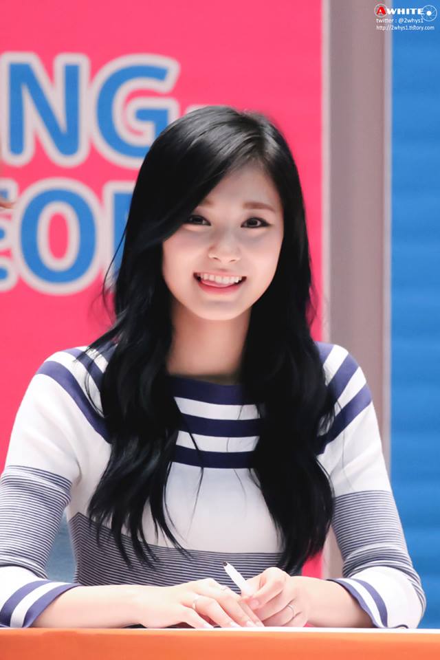 Chou Tzu-yu (Tzuyu) Chou Tzu-yu (Tzuyu)