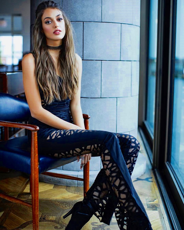 Dilan Çiçek Deniz image