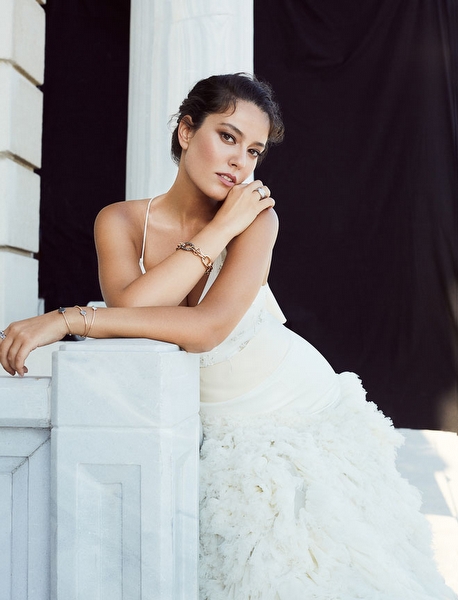 Pelin Akil Pelin Akil