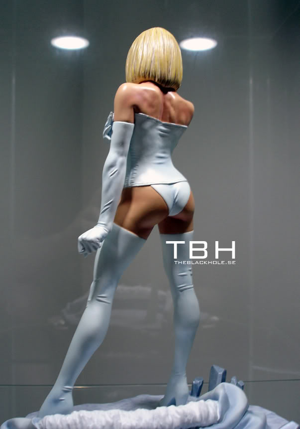 White Queen II Statue / Emma Frost Retro Statue