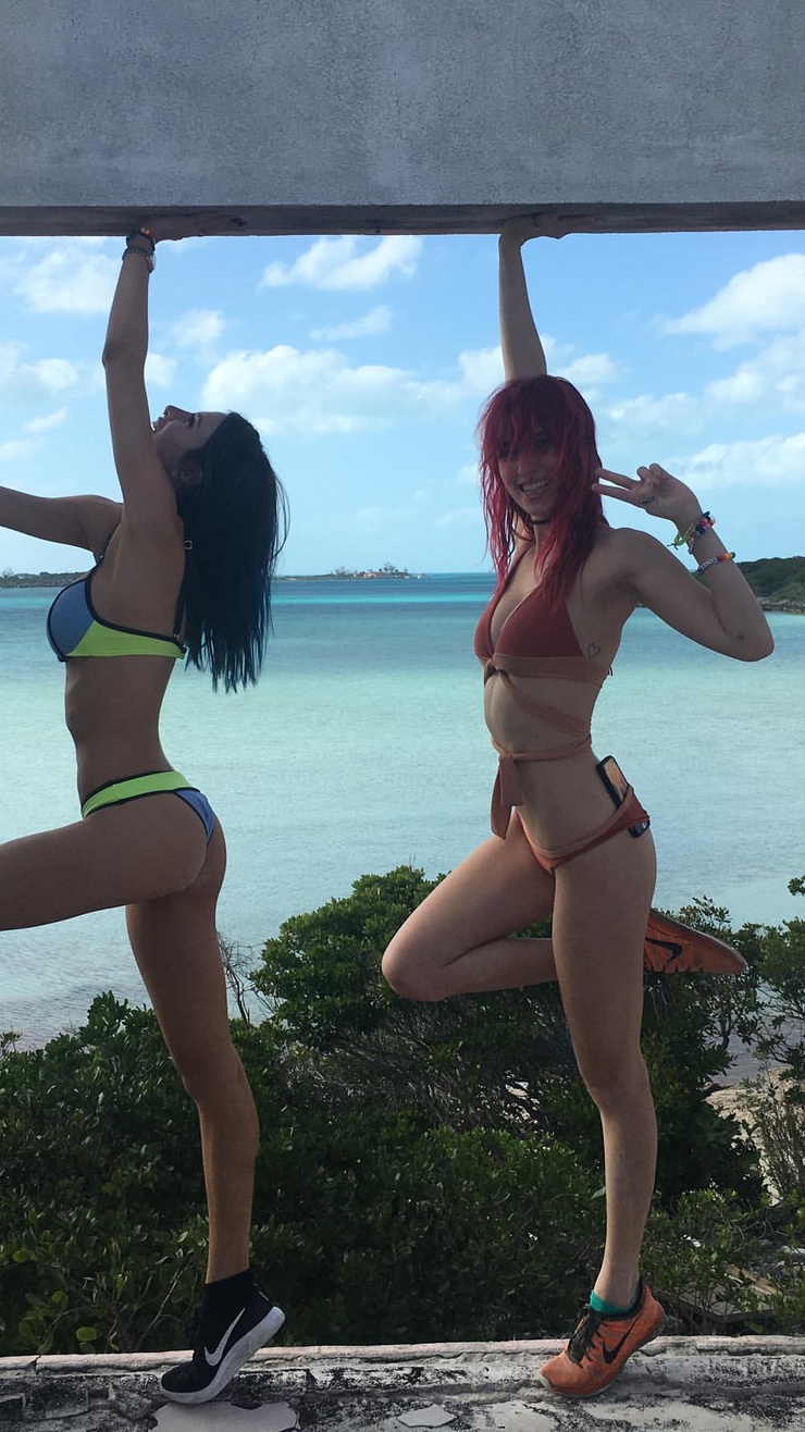 Dani Thorne Dani Thorne