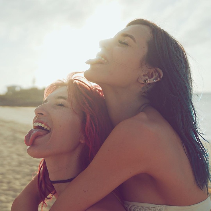 Dani Thorne Dani Thorne